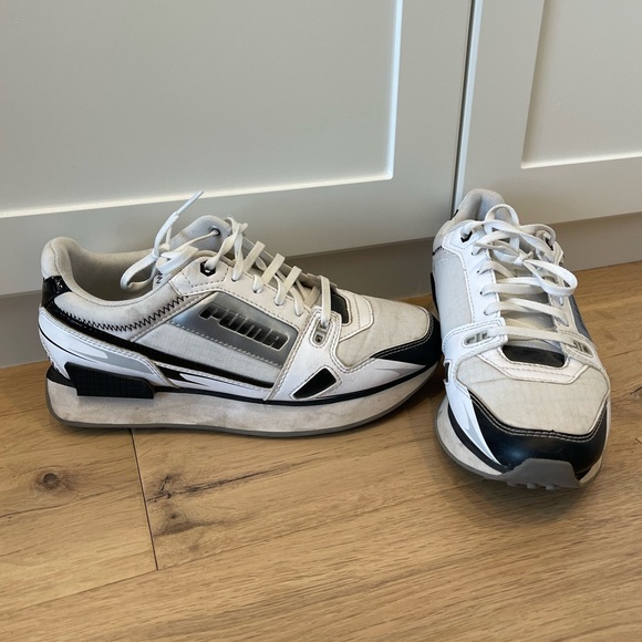 Puma sneakers in black and white - Picture 2 of 4